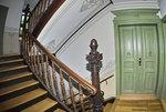 Tür in einem Treppenhaus